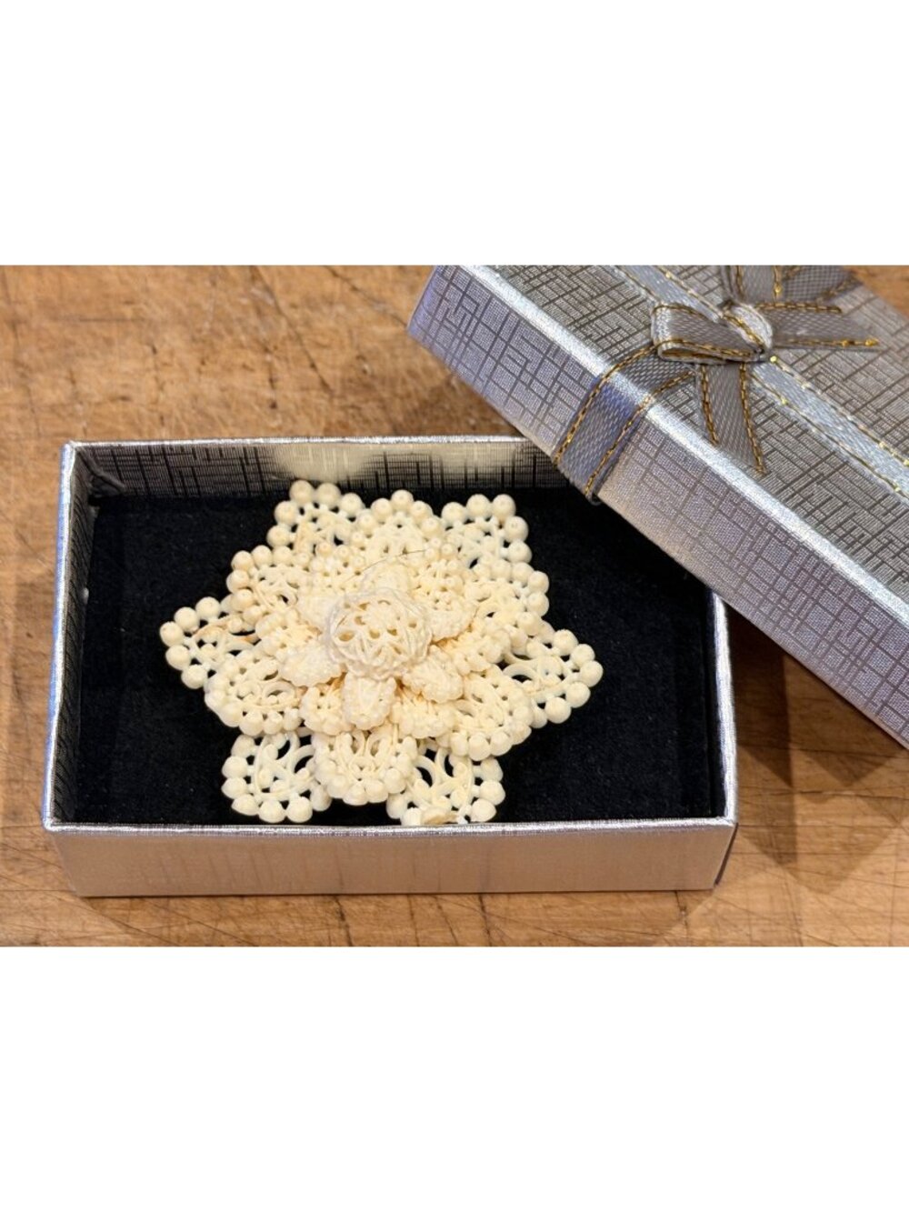 Vintage Ivory-Tone celluloid filagree Flower Brooch Pin In Gift Box